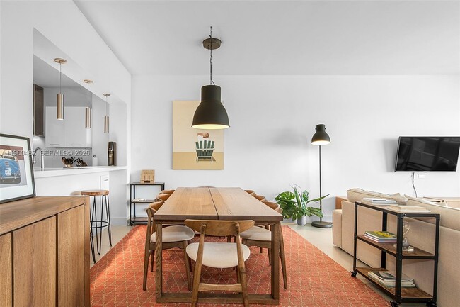 Building Photo - 201 Crandon Blvd