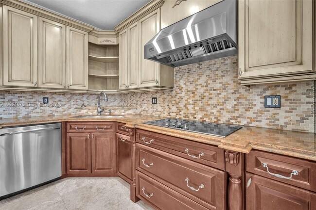 Building Photo - 2155 SW 156th Ct