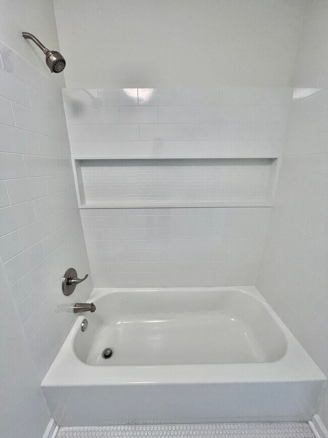 Building Photo - 1405 Brenner Ct