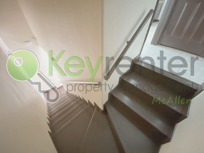 Building Photo - 2B/2.5B Townhome in gated community now available in Mcallen TX ( Jackson & Nolana )