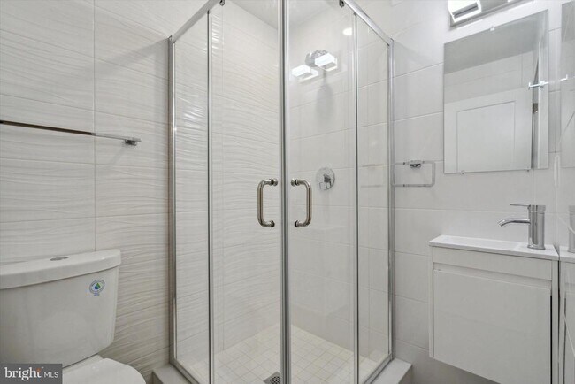 Building Photo - 1705 W Seybert St