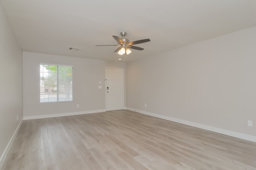 Building Photo - 705 Orchid Tree Ln