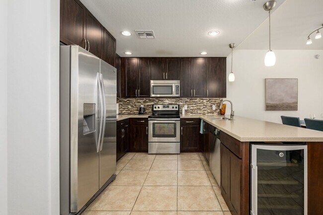 Building Photo - 5450 E Deer Valley Dr