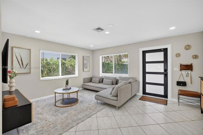 Building Photo - Southwest 23rd Street, Fort Lauderdale, FL 33315 - 2 BR 2 BA single-family home