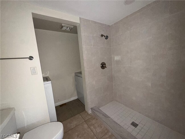 Building Photo - 1520 Park Meadows Dr