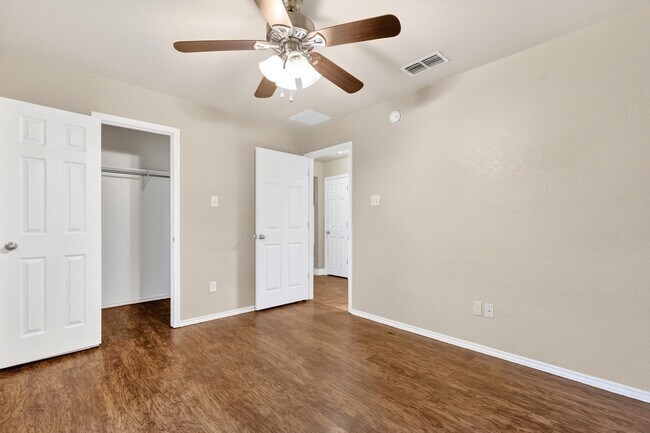 Building Photo - 2415 93rd St