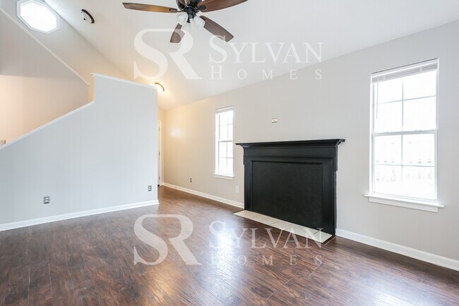 Building Photo - Enjoy living the good life in this 3 bedroom, 2 bathroom home