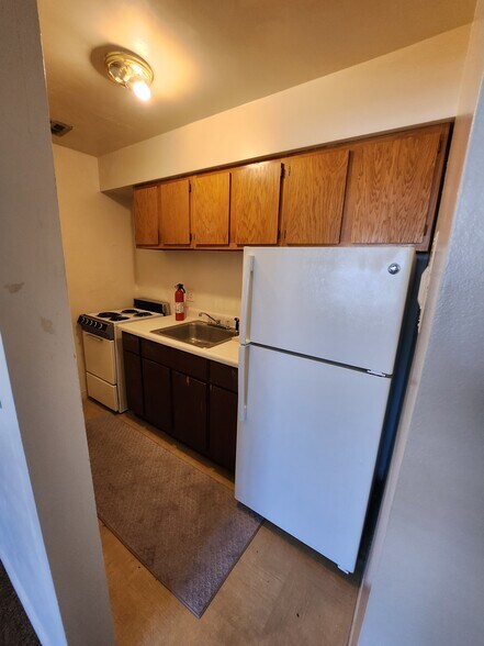 Building Photo - 719 Villa St