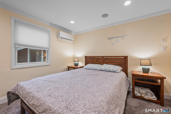 Building Photo - 297 South Rd