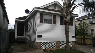 Building Photo - 2633 Louisa St