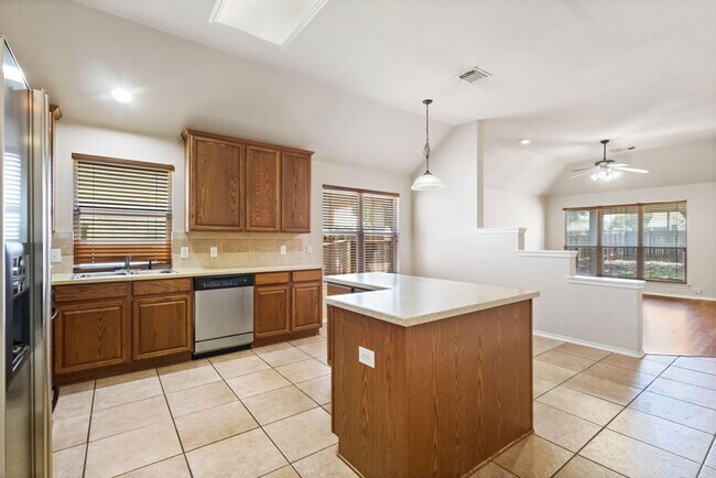Building Photo - 908 Rimrock Trail