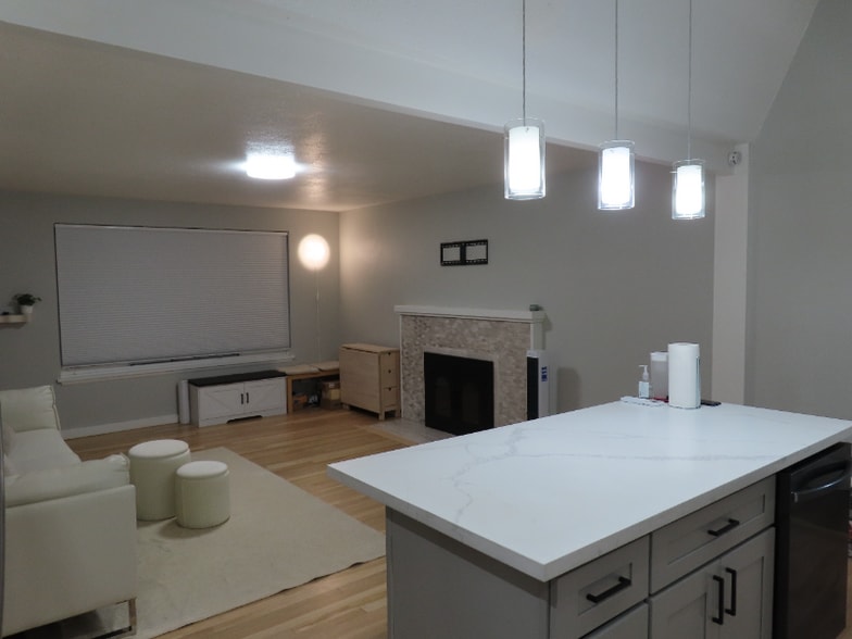 Building Photo - 17904 1st Ave NE