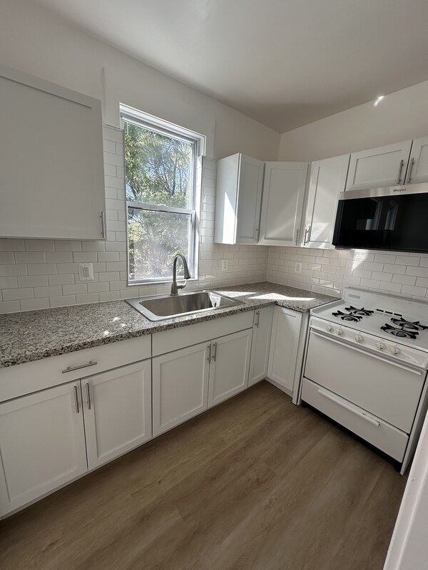 Building Photo - 7211 Lemington Ave