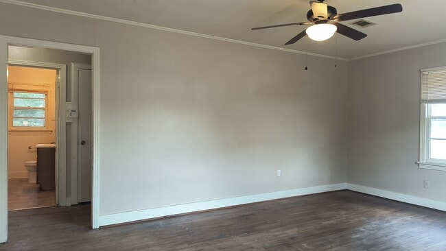 Building Photo - 1605 W 31st Ave