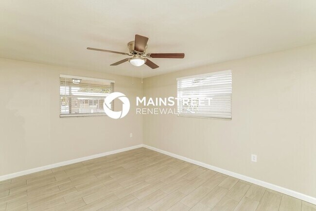 Building Photo - 3 Bedroom Pet-Friendly Home in Port Richey, FL with Main Street Renewal