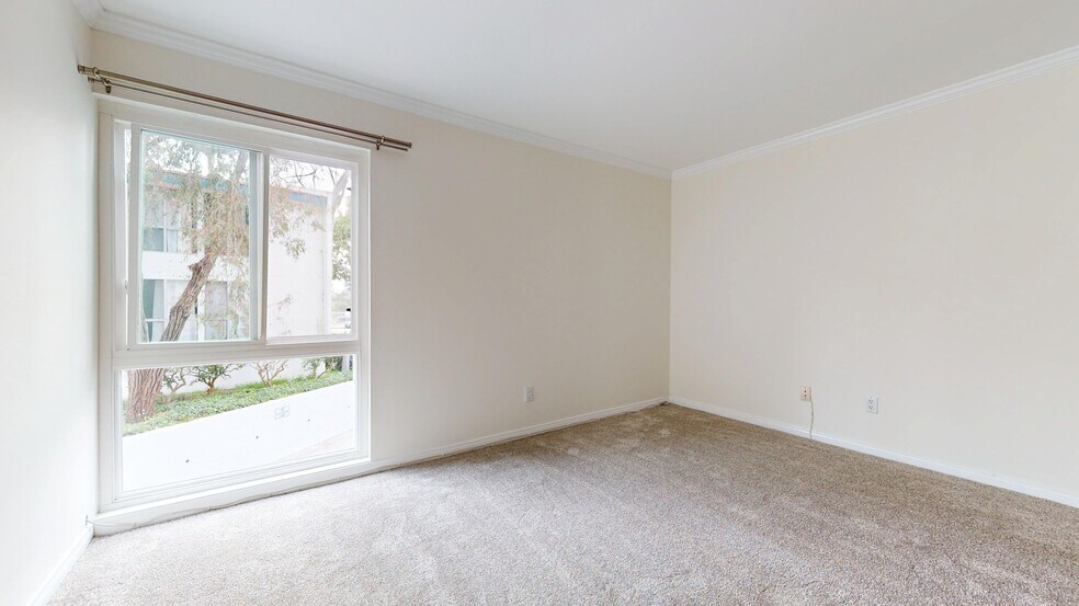 Building Photo - 902 Camino Real