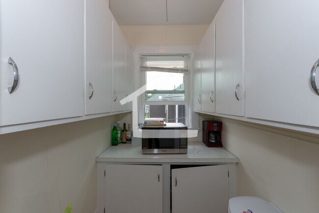 Building Photo - 64 Greycliff Rd