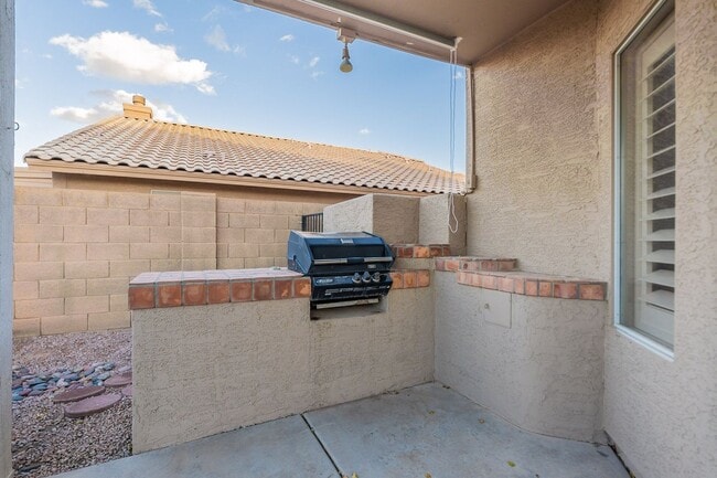 Building Photo - Stunning Tempe Home with Private Pool