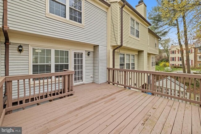 Building Photo - 8640 Dellway Ln