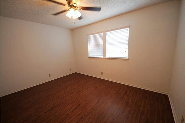 Building Photo - 13320 Water Oak Ln