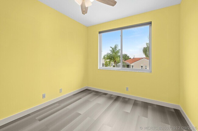 Building Photo - 88 N Lakeshore Dr
