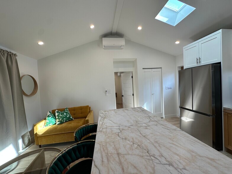 Building Photo - 5106 Cimarron St