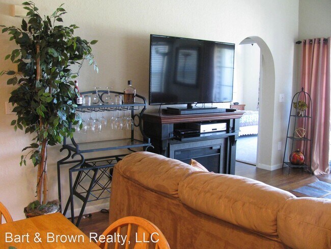 Building Photo - 110 W Rockford Dr