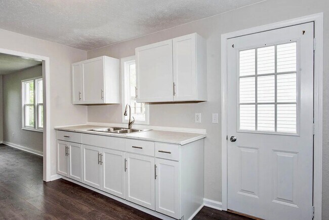 Building Photo - 1226-1222 Shakespeare Ave