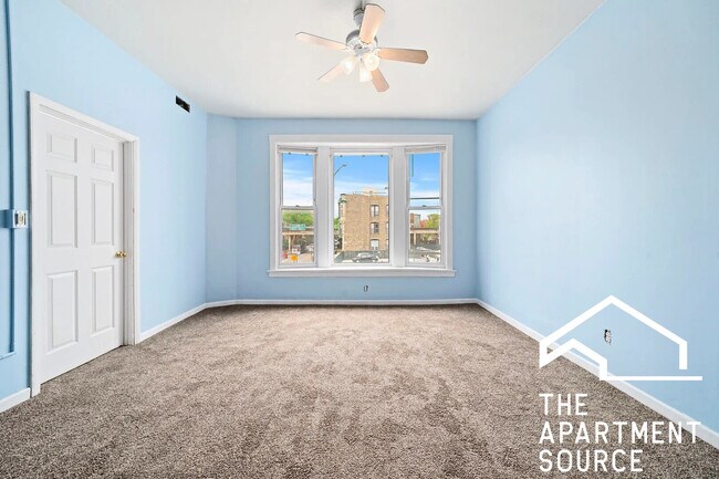 Building Photo - 3424 N Sheffield Ave