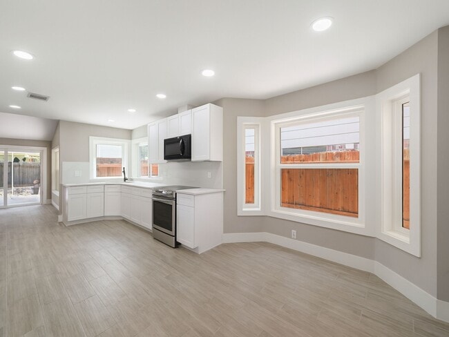 Building Photo - 4227 Tasselwood Ln