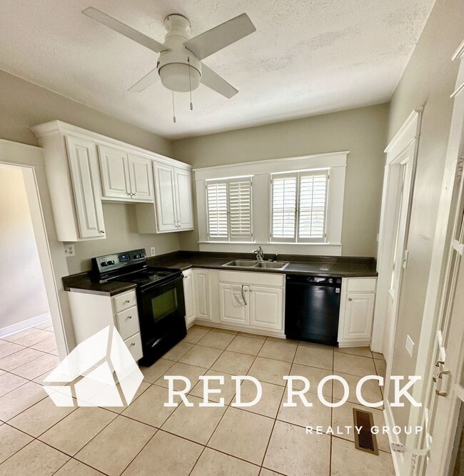 Building Photo - Beautiful Home in Southside/UAB Footprint
