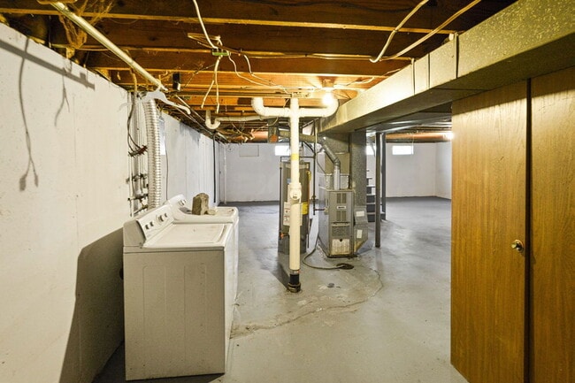 Building Photo - 3483 Norberg Dr