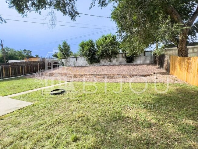 Building Photo - 2206 E Fountain Blvd