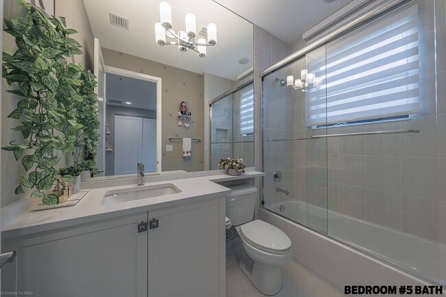 Building Photo - 17119 Aquavera Way
