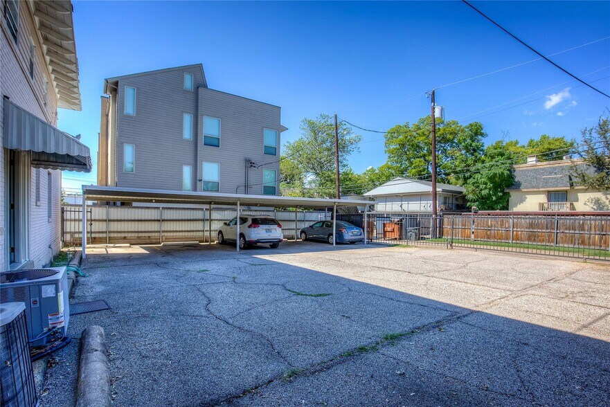 Building Photo - 4311 Cole Ave