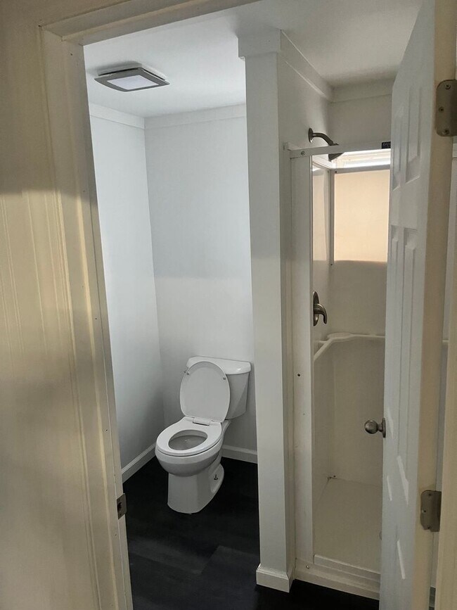 Building Photo - Apartment for Rent