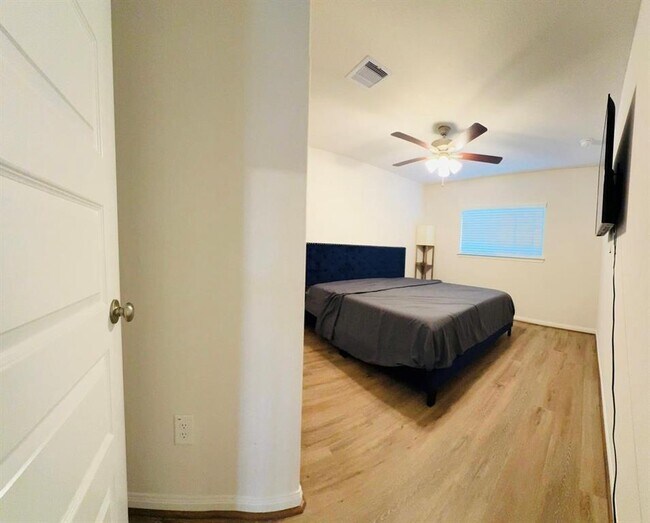 Building Photo - 3314 Dry Creek Dr