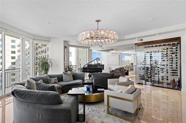 Building Photo - 450 Knights Run Ave