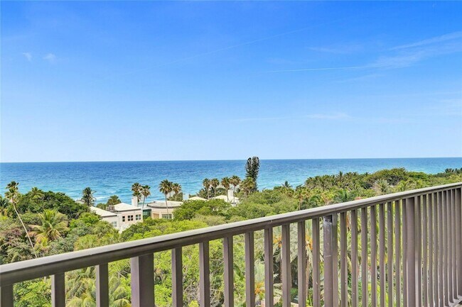 Building Photo - 1150 Hillsboro Mile Unit 1016