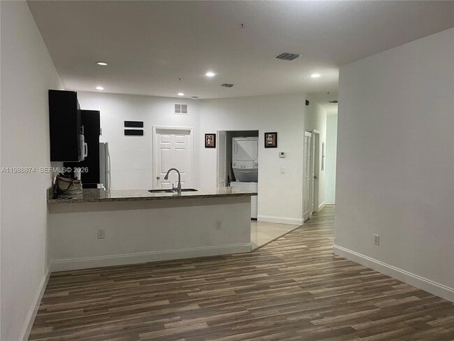 Building Photo - 1955 Marsh Harbor Dr