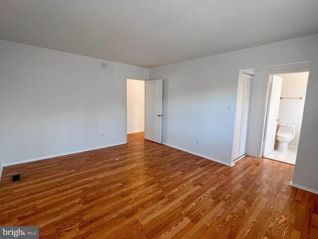 Building Photo - 19920 Waterloo Ct