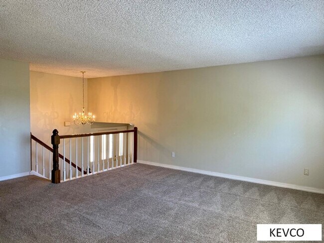 Building Photo - Wonderful Home in Campus West!