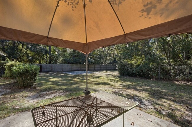 Building Photo - MOVE-IN READY! (Pet Friendly)