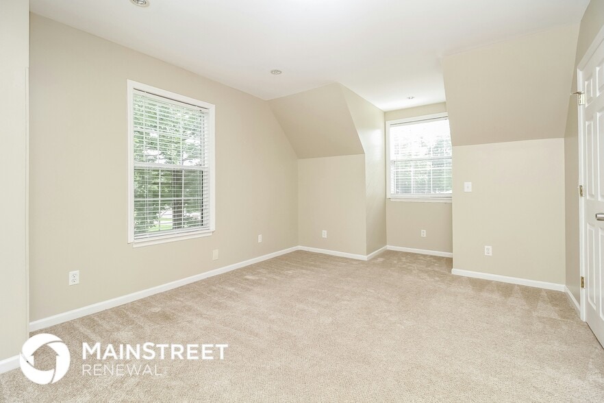 Building Photo - 5016 Trailwater Dr
