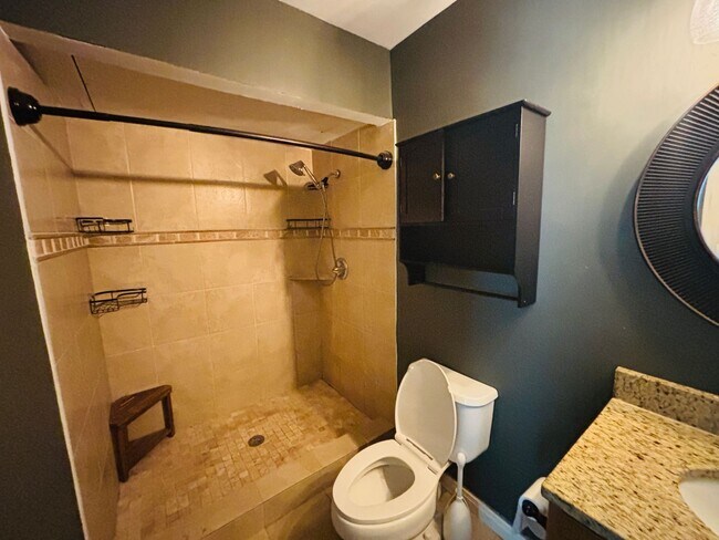 Building Photo - Charming home for lease in the heart of North Richland Hills!