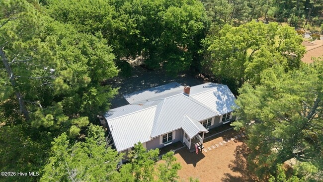 Building Photo - 1425 Central Dr