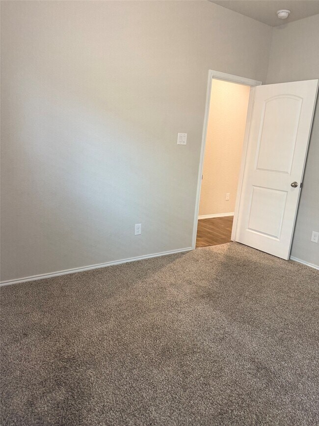 Building Photo - 15310 Dinnet Berm Dr