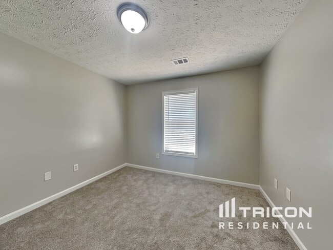 Building Photo - 130 Cross Creek Dr