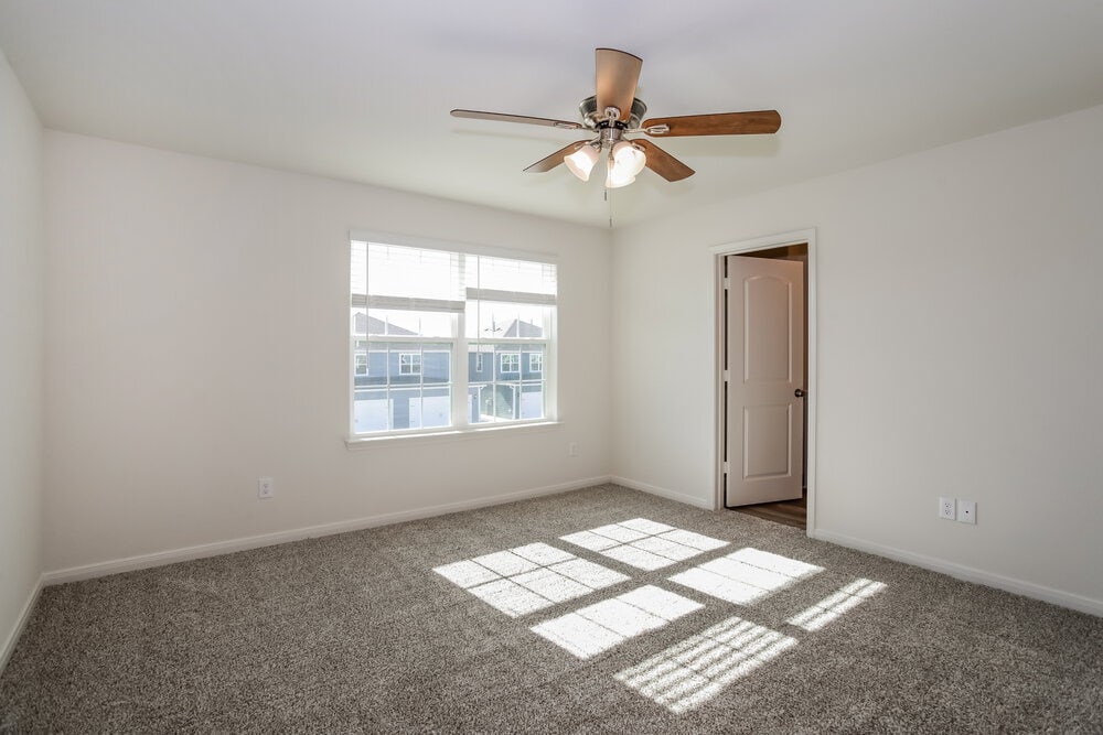 Building Photo - 220 Marsh Ln