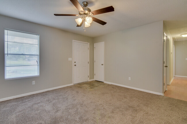 Building Photo - 3 Bedroom Augusta Home
